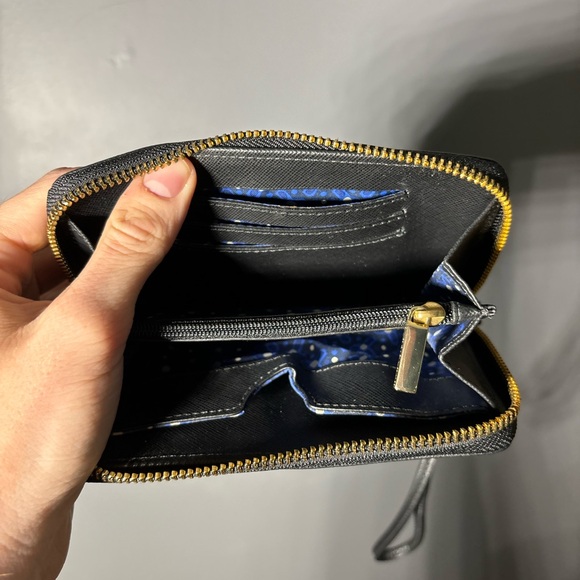 Tory Burch Black Leather Zip Around Wristlet Wallet - Picture 6 of 7